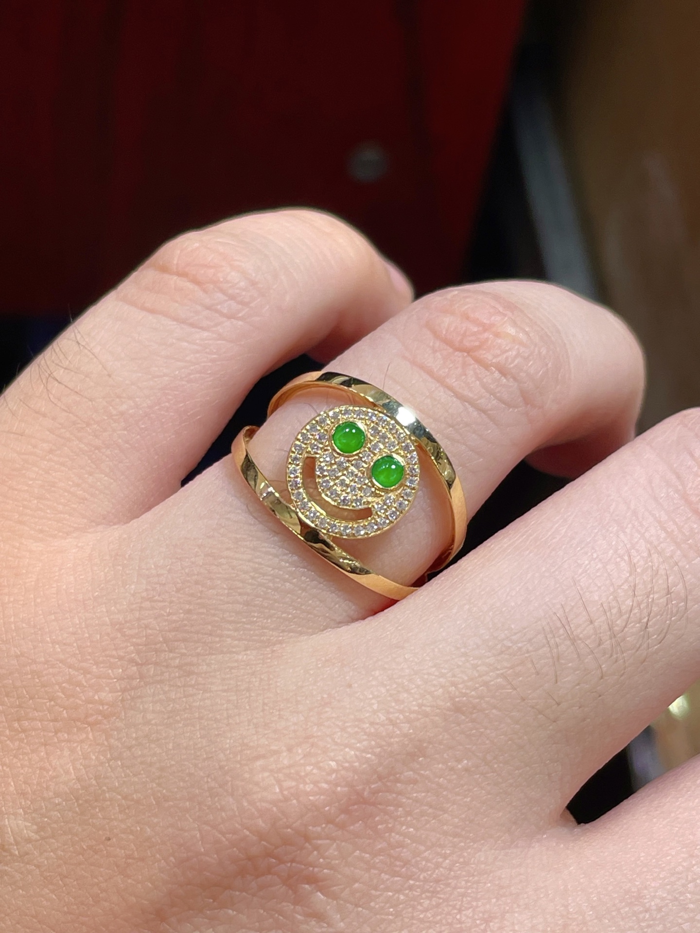 ️性比高 冰种缅甸翡翠蛋面戒指，形状饱满圆润，品相特别好，满色，品相好，胶感十足，13.1-2.8