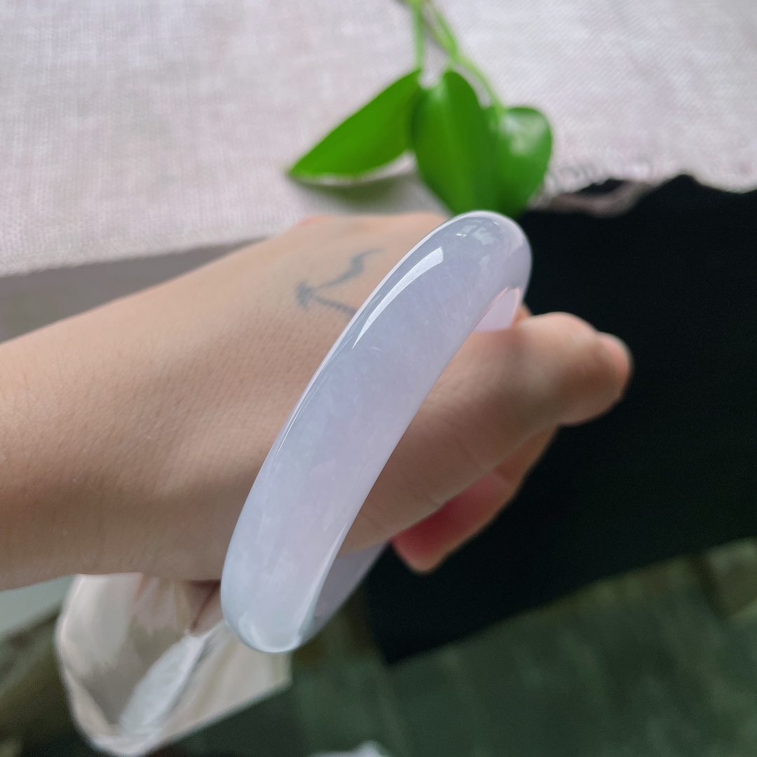 54.6/12.3/8.7，正圈，棉线，冰润莹透，种质细腻，自带温润柔光，紫调淡雅不浓艳，上手温柔显贵，仙气十足。ss59389a