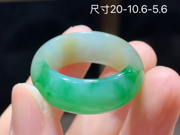 ️ 黄加绿戒圈 老坑冰透 种老水足 水润光泽 性比高 无裂 尺寸看图 20-10.6-5.6