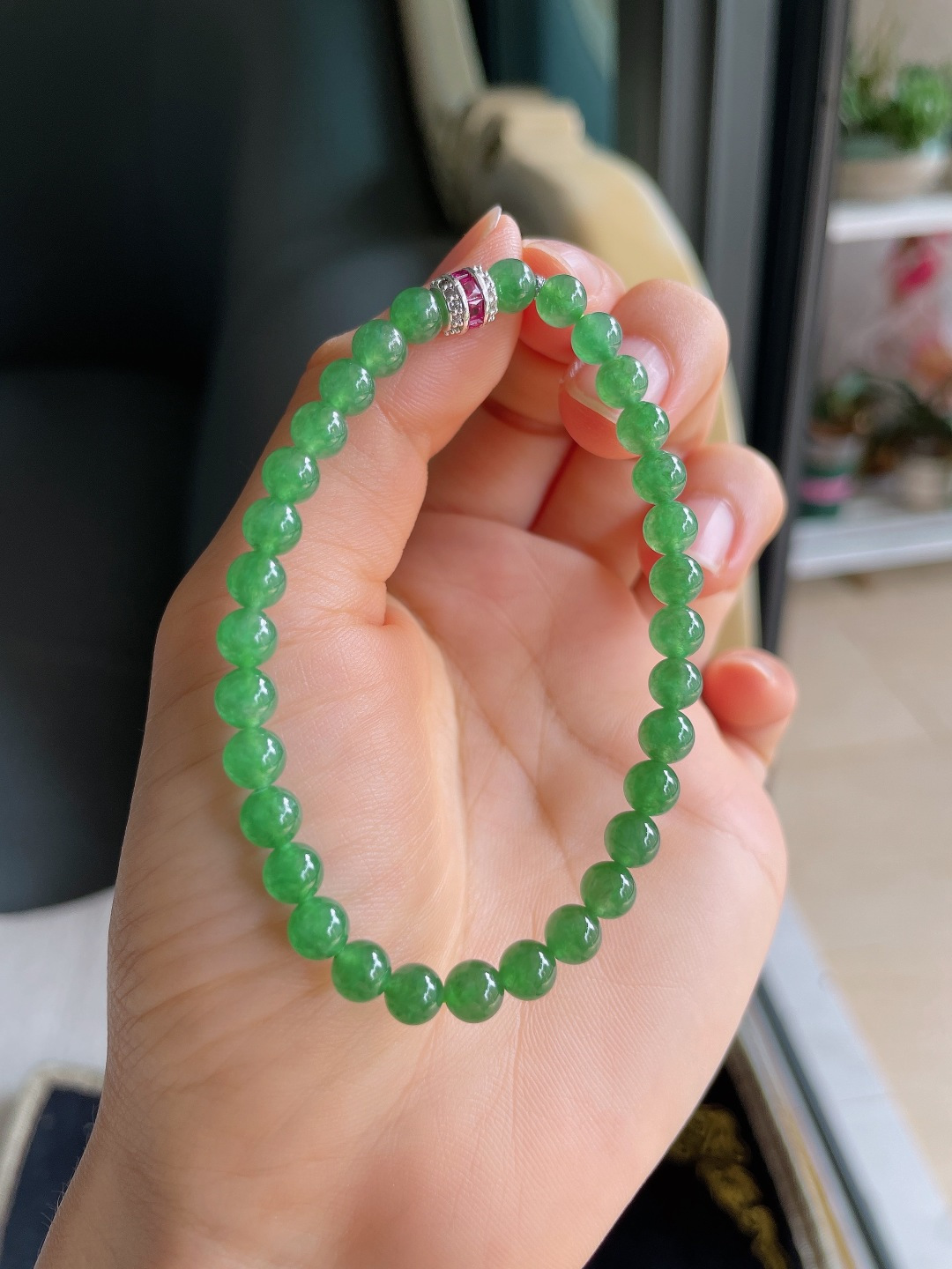 缅甸天然翡翠A货，冰满绿手串，尺寸：5.4mm。【编4565】