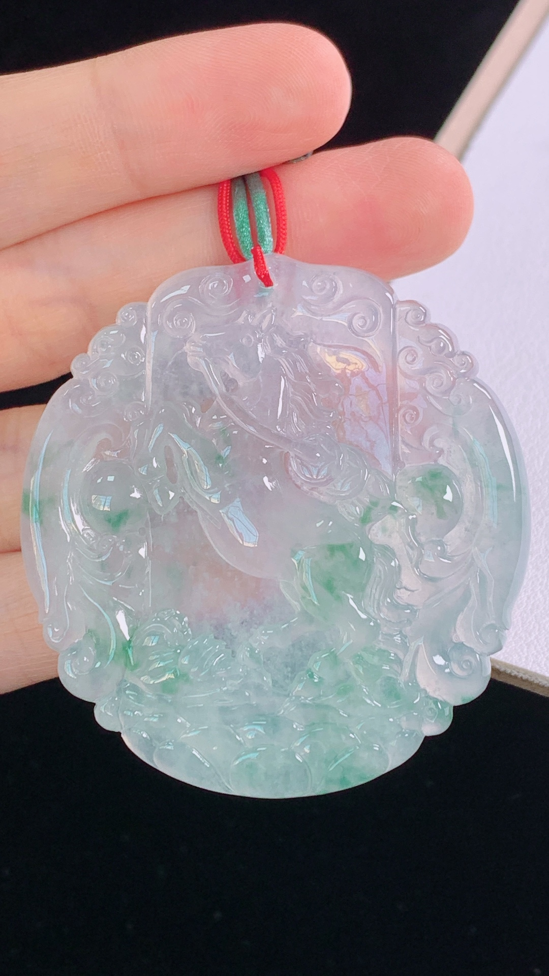 ️冰种飘花马牌 花色灵动，清透起光，无裂，尺寸:51.5-48.3-6.1mm 29