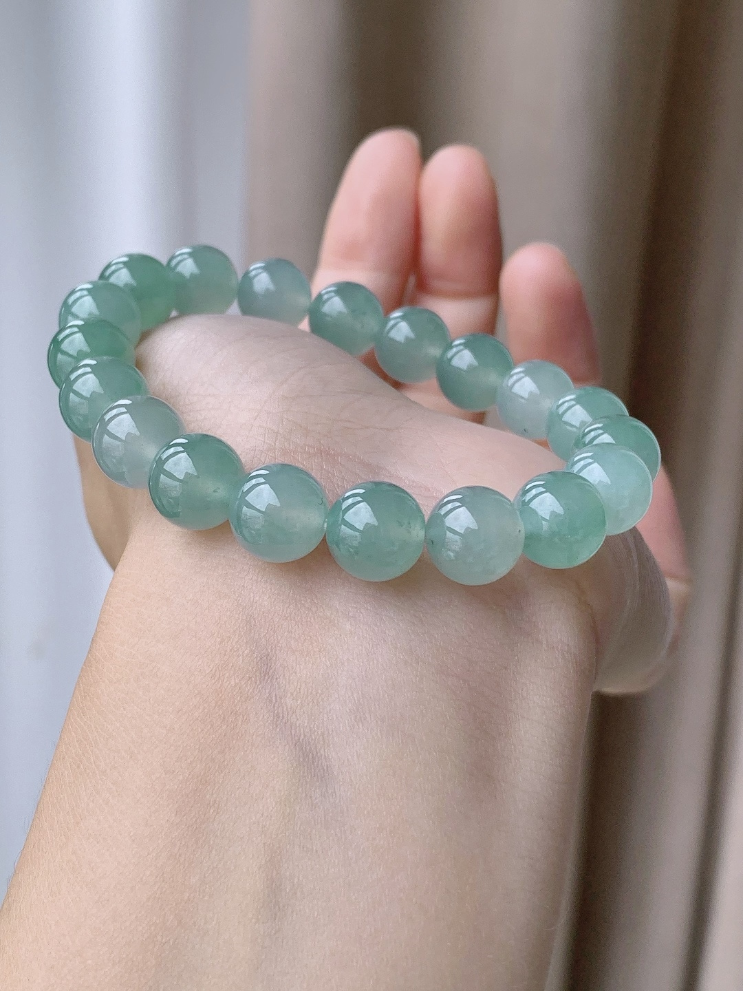 【珠子】冰晴水手串圆珠珠子手串 【说明】缅甸 性比高 【尺寸】10mm 【重量】33克