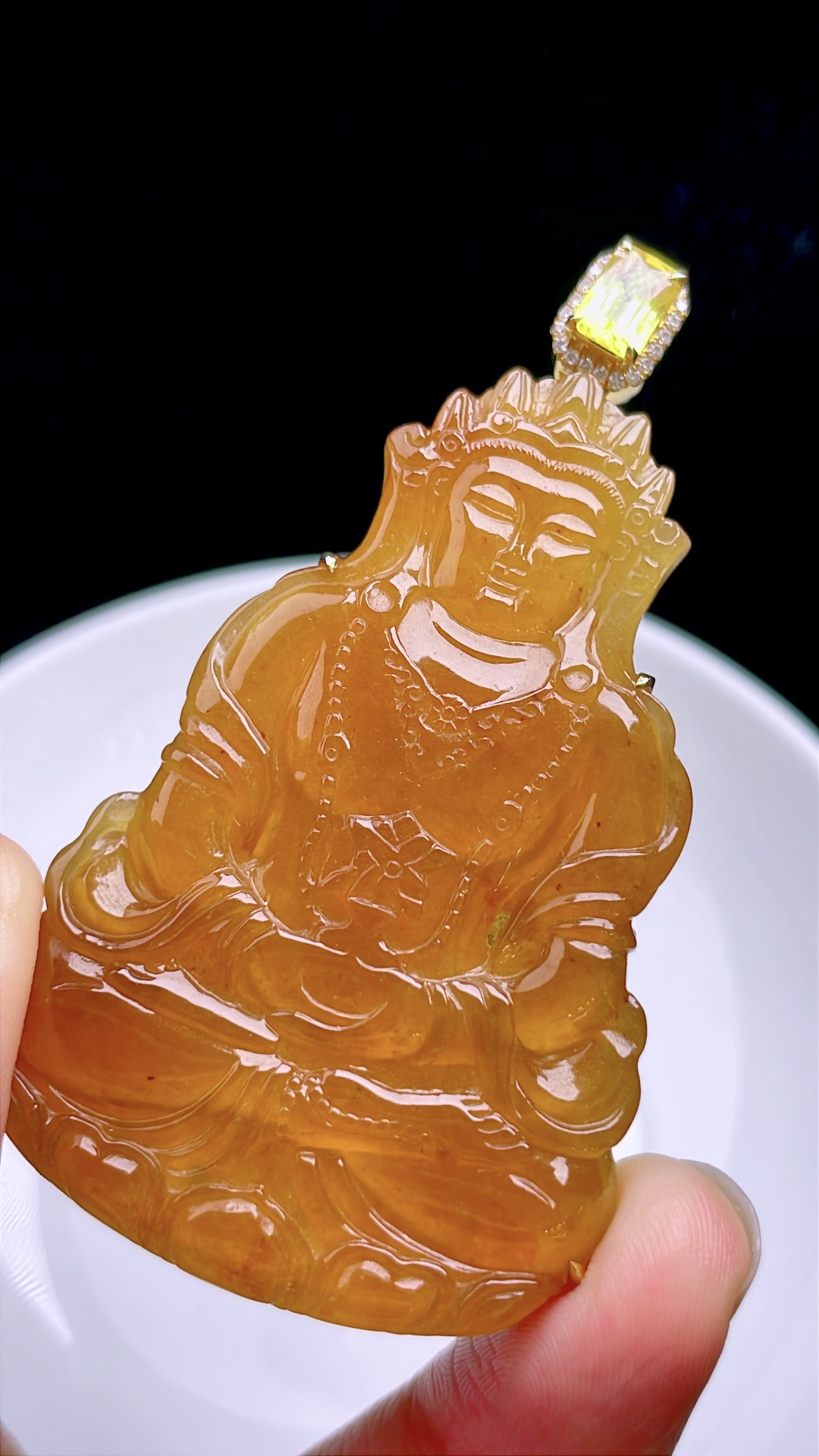 ️ 冰种黄翡度母 色泽鲜艳 种老水润 18k金镶嵌 整体 62.6/36.3/8 裸石 53.8/36.3