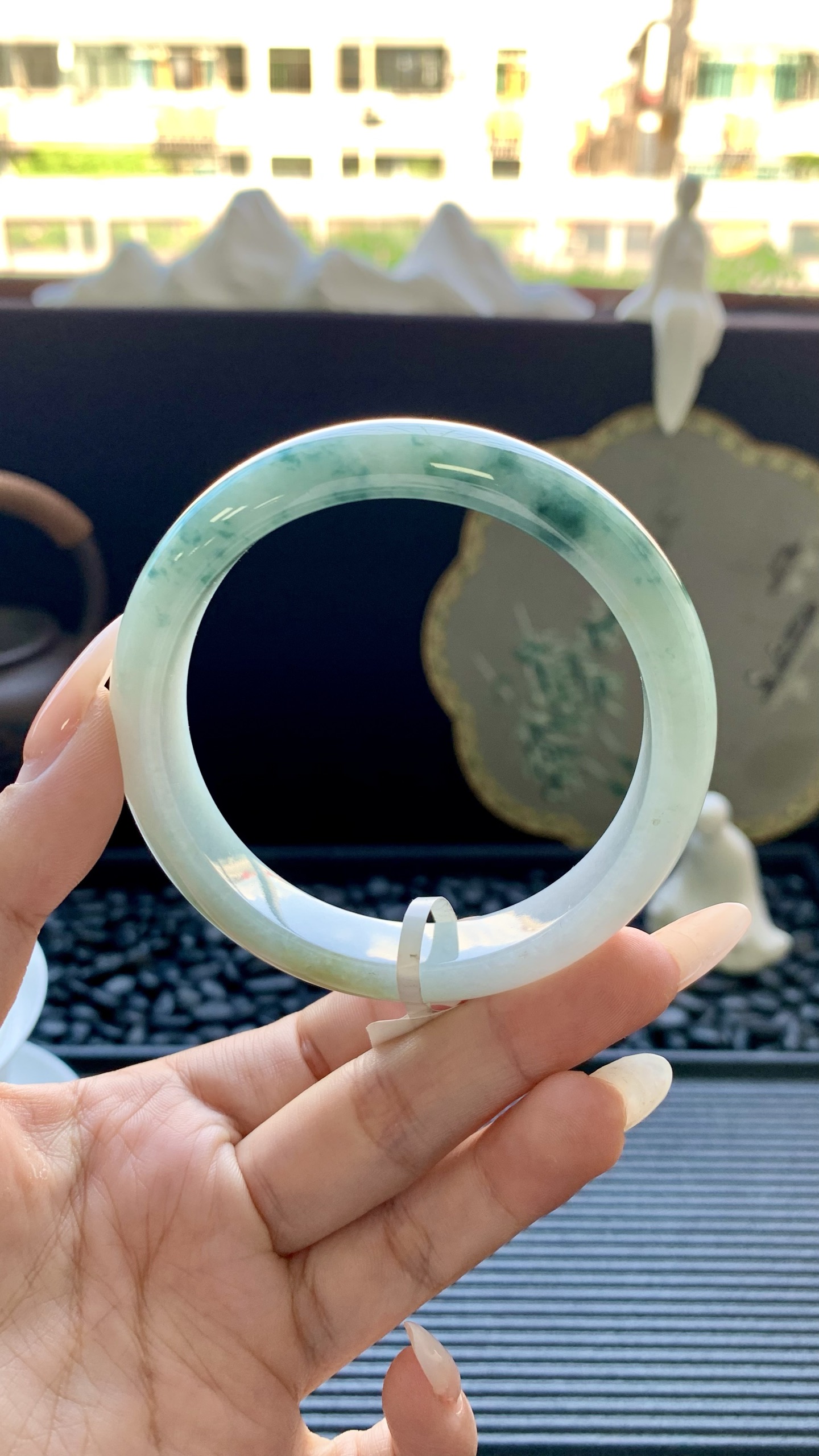 黄翡飘蓝花正圈镯成品（微瑕） HYY-3646 尺寸：58-12.5-8