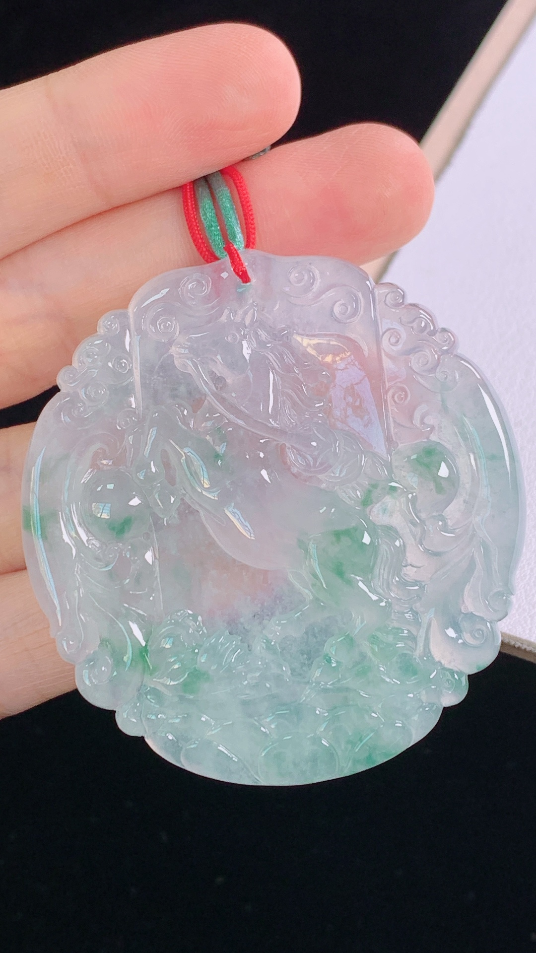 ️冰种飘花马牌 花色灵动，清透起光，无裂，尺寸:51.5-48.3-6.1mm 29