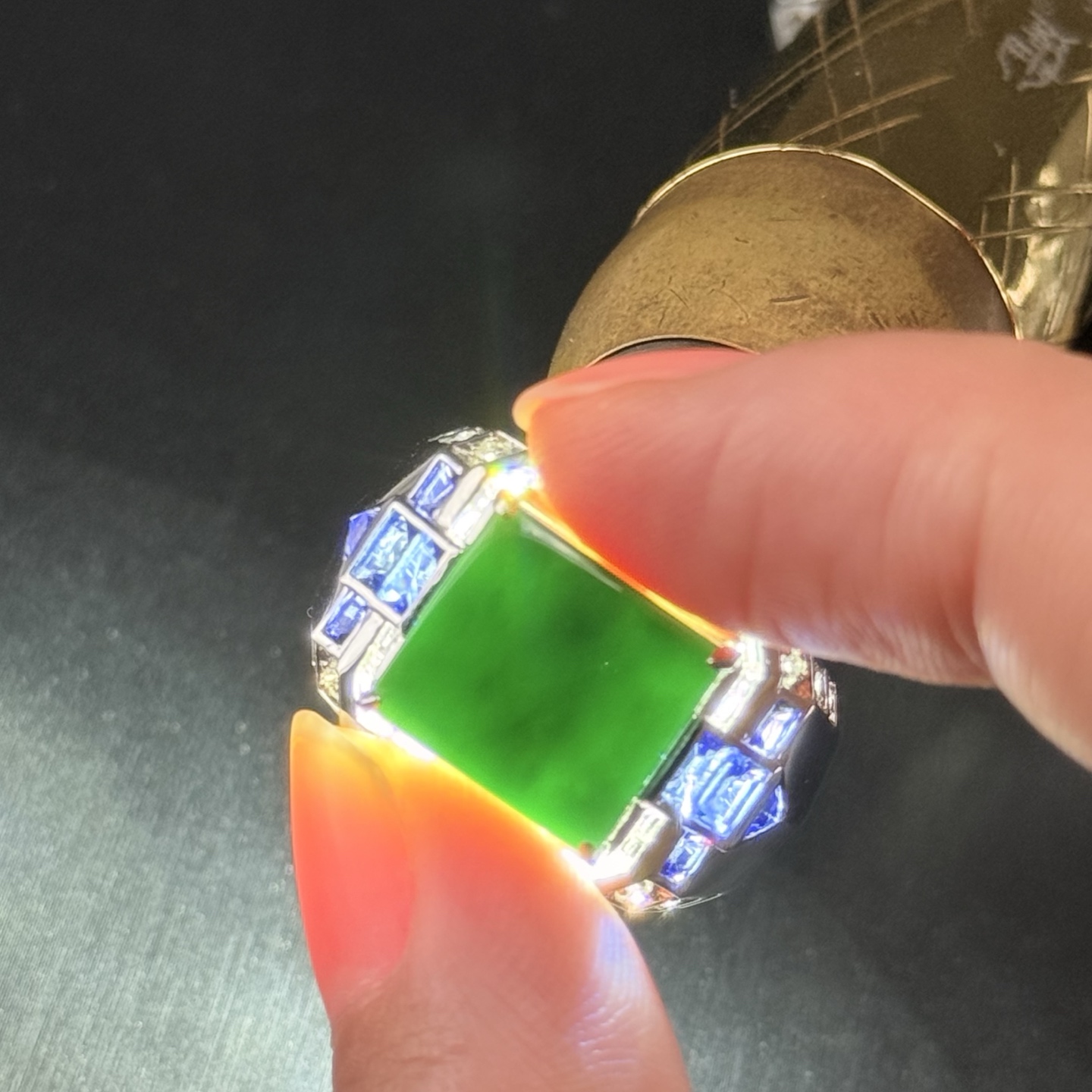 ️ 精品豪镶拱形墨翠男戒 种好色正 黑度极好 打灯通透 油性十足，12.6-12-8.6