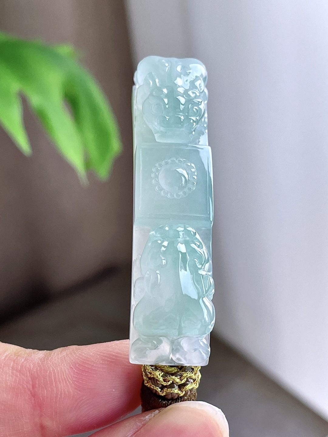 【裸石】冰晴水貔貅手牌 【说明】缅甸 无裂 性比高 超厚 【尺寸】51.5-12.4-12.3 【重量】26.8克