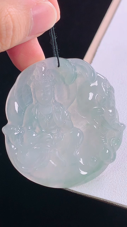 冰飘花普贤观音，无裂，尺寸:51.1-49.4-5.2mm 3