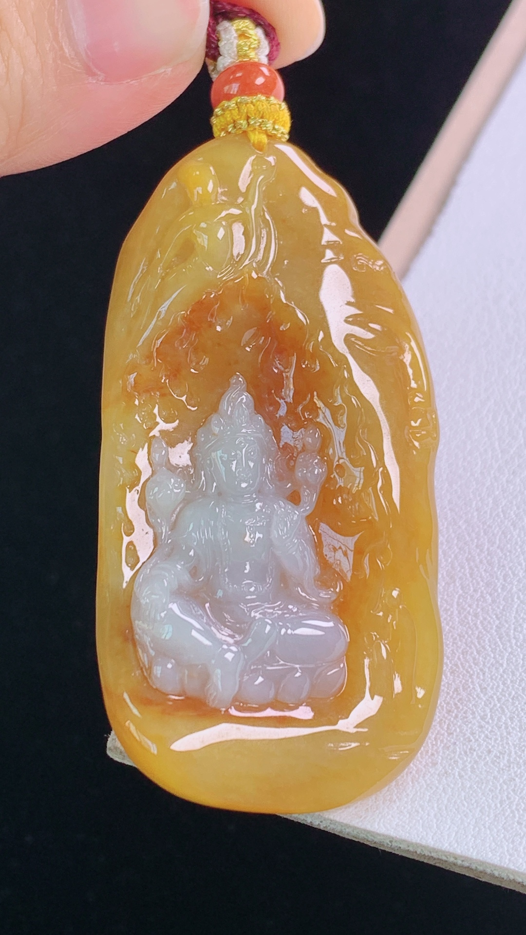 ️黄翡度母 天然黄翡，种老起胶，无裂 尺寸:55.3-29.2-8.9mm 2