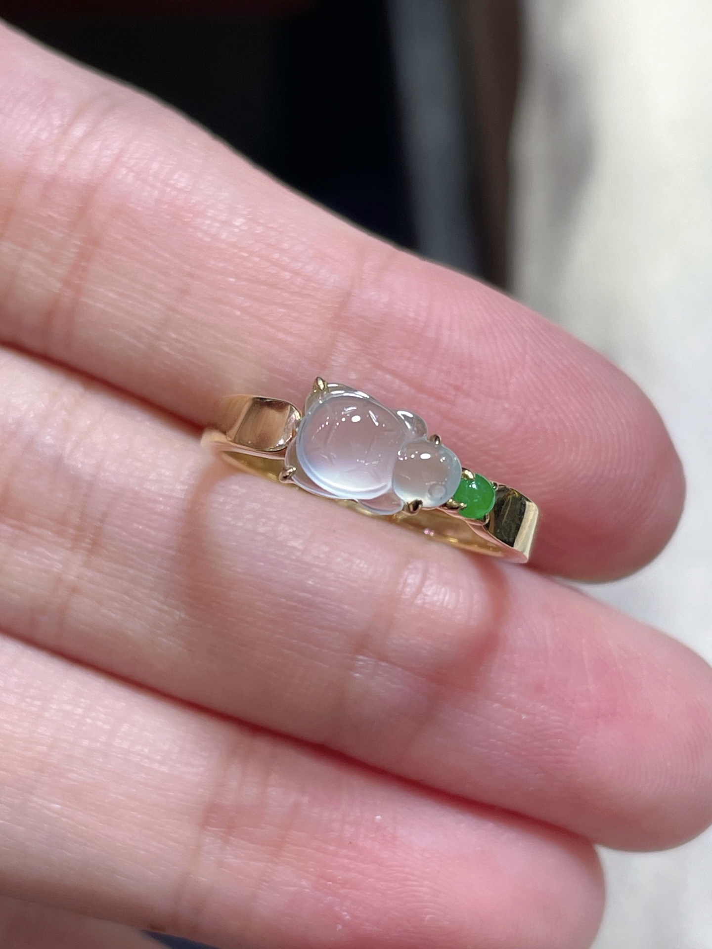 ️性比推荐 冰种翡翠戒指，种水 底色起荧光，刚性十足 18k金镶嵌设计，水润透亮，5.6-9.1-3.1