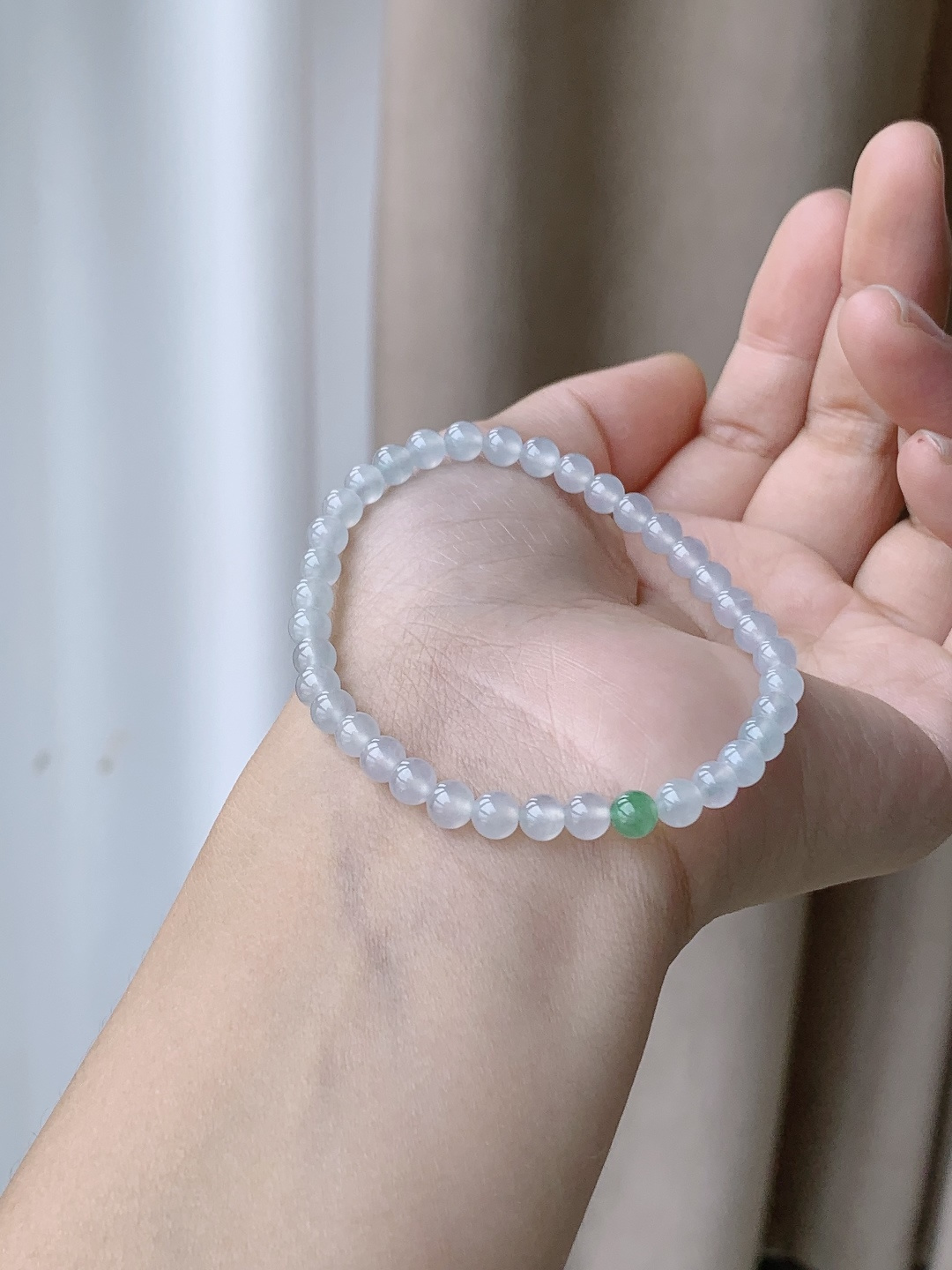 【珠子】白冰手串圆珠珠子手串 【说明】缅甸 性比高 【尺寸】4.8mm 【重量】7.7克