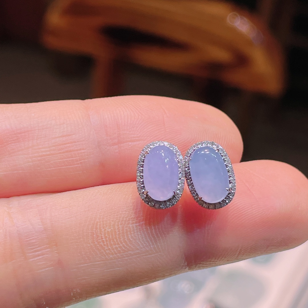 冰紫耳钉，18k镶嵌，老种起光，细底通透，尺寸：裸石8.5/5.5/3.2mm1003
