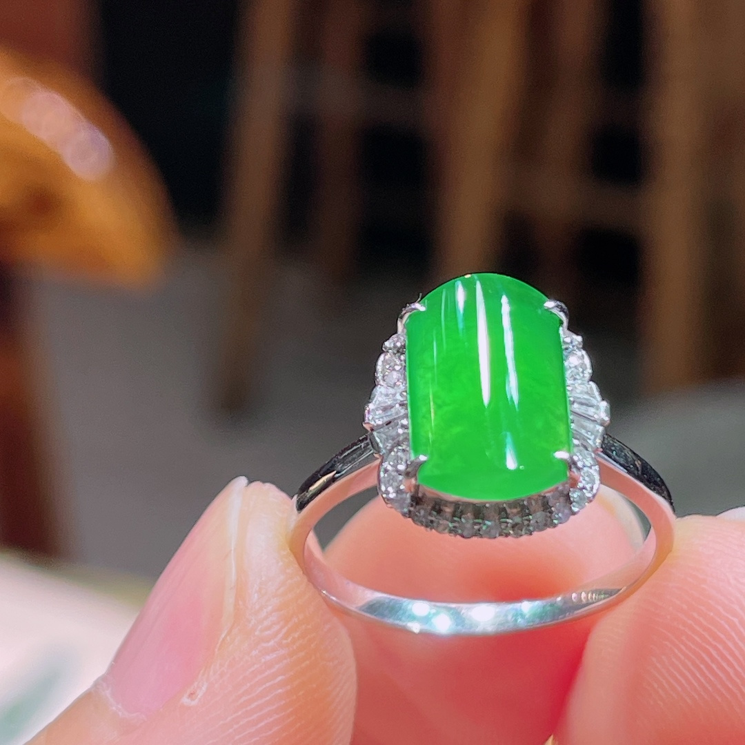 ️冰绿戒指，18k镶嵌，老种起光，细底通透，尺寸：裸石11/7.8/2.9mm1003