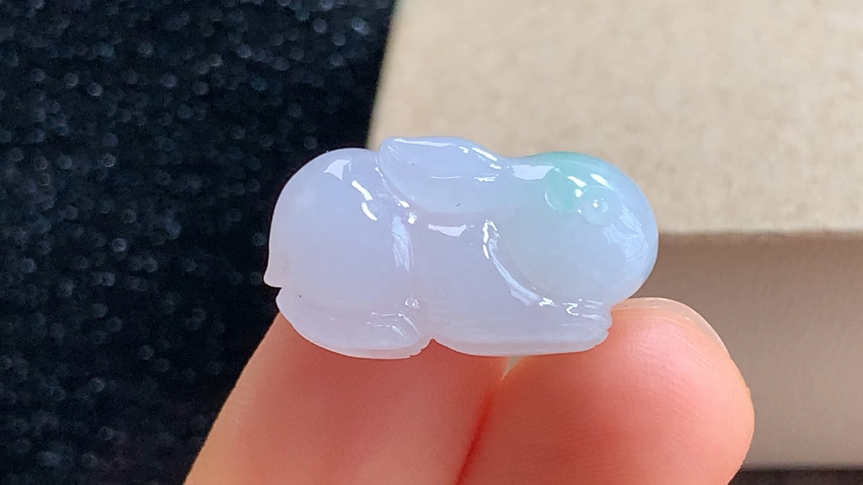️ 玉兔，无裂，尺寸21.6-12.0-6.8mm，包A附证书