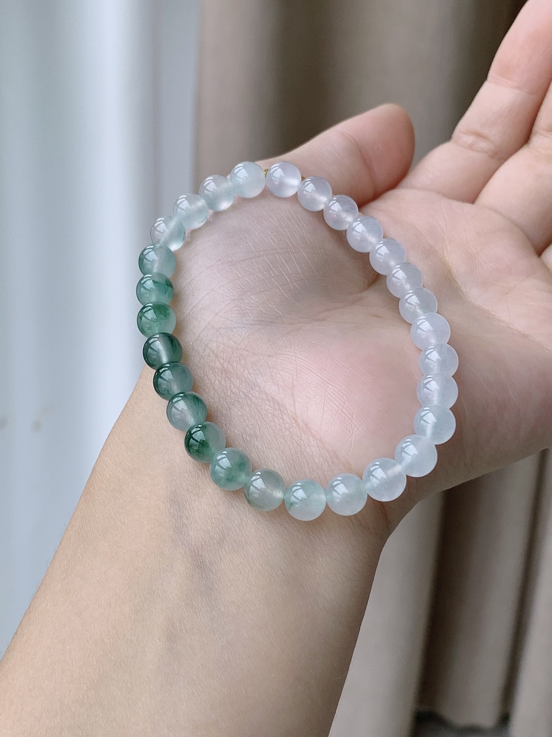 【珠子】冰种飘花手链圆珠珠子手链 【说明】缅甸 性比高 【尺寸】6.6mm 【重量】15克
