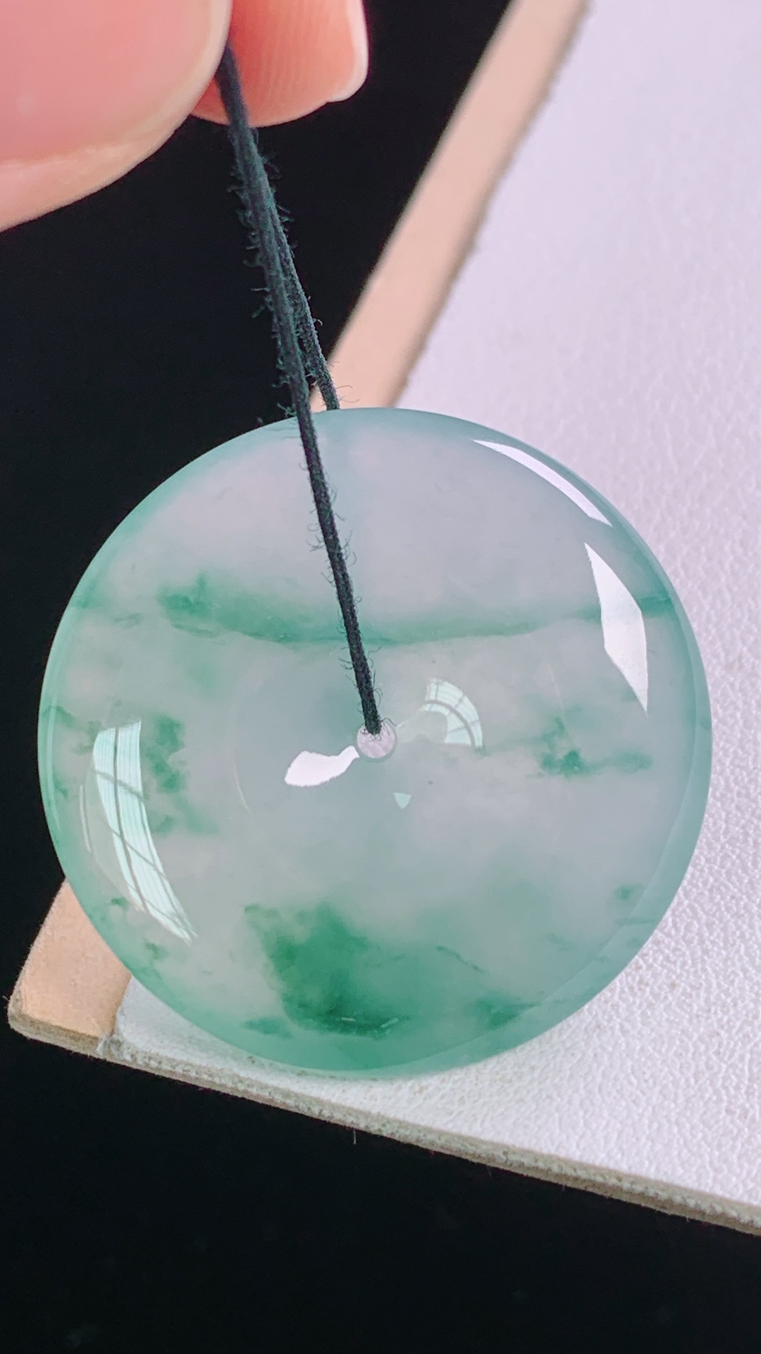 ️高品质 冰种飘花平安扣 花色灵动，清爽细腻，无裂 尺寸:31.3-6.0mm 29