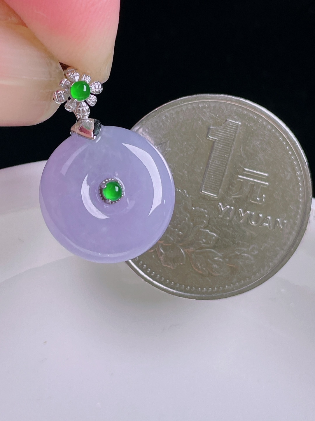 ️平安扣，18k镶嵌，老种起光，细底通透，尺寸：22裸石14.9/6.3mm1003