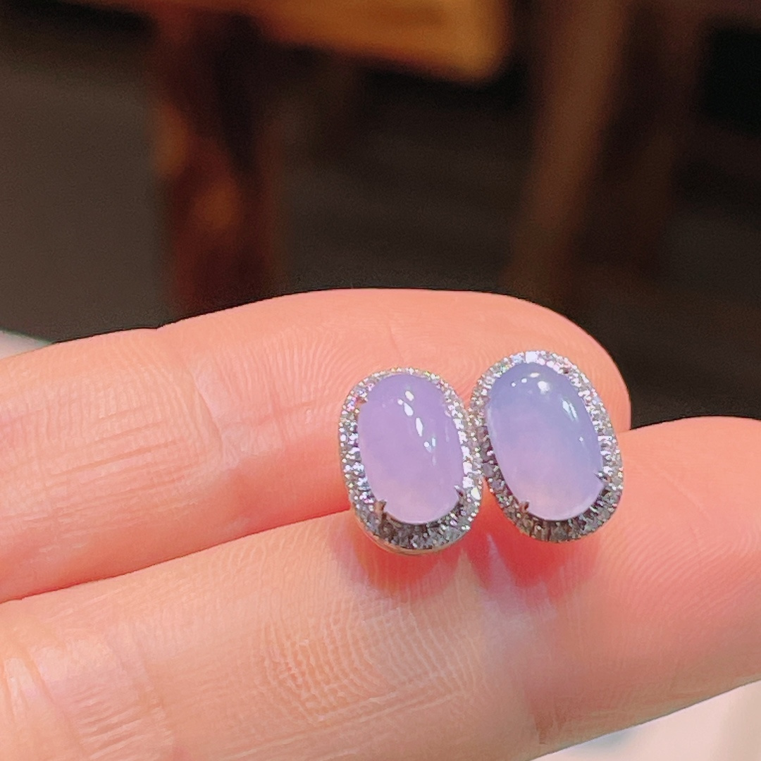 冰紫耳钉，18k镶嵌，老种起光，细底通透，尺寸：裸石8.5/5.5/3.2mm1003