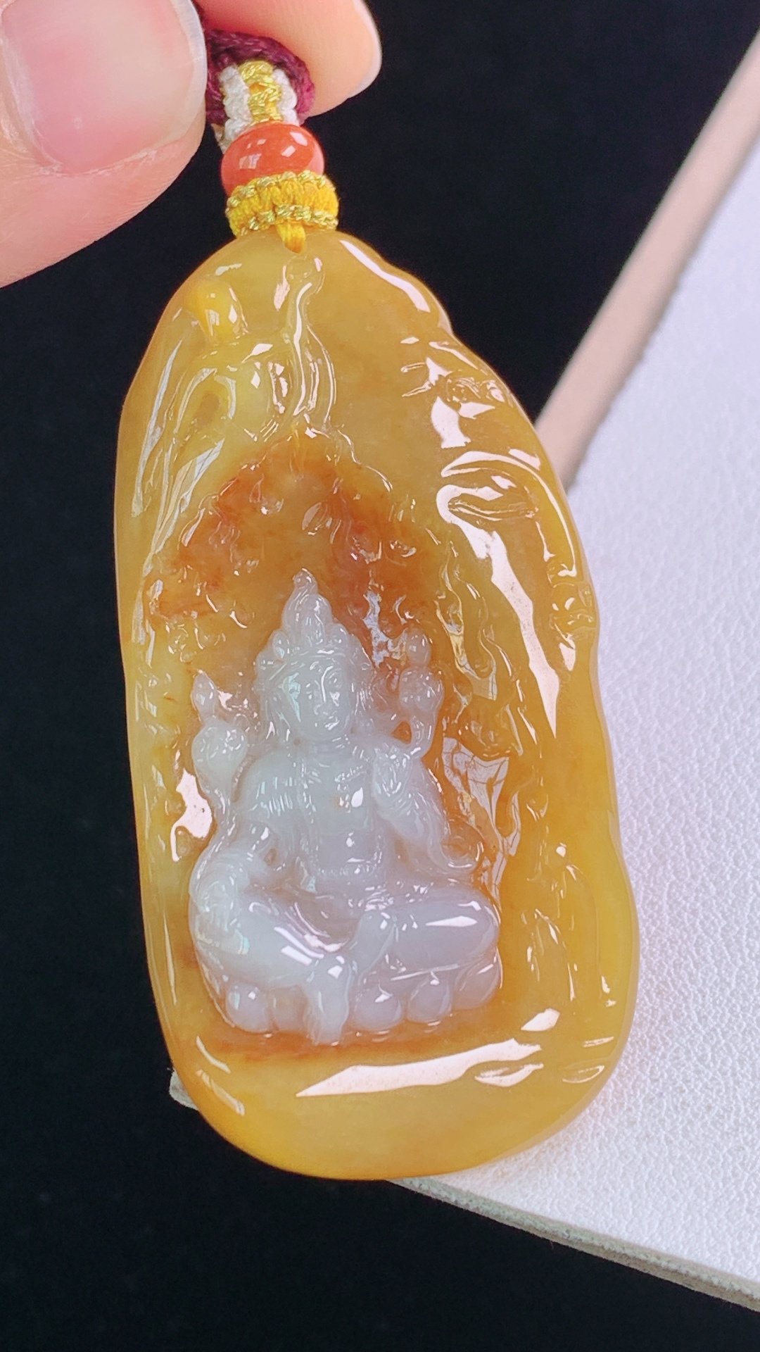 ️黄翡度母 天然黄翡，种老起胶，无裂 尺寸:55.3-29.2-8.9mm 2