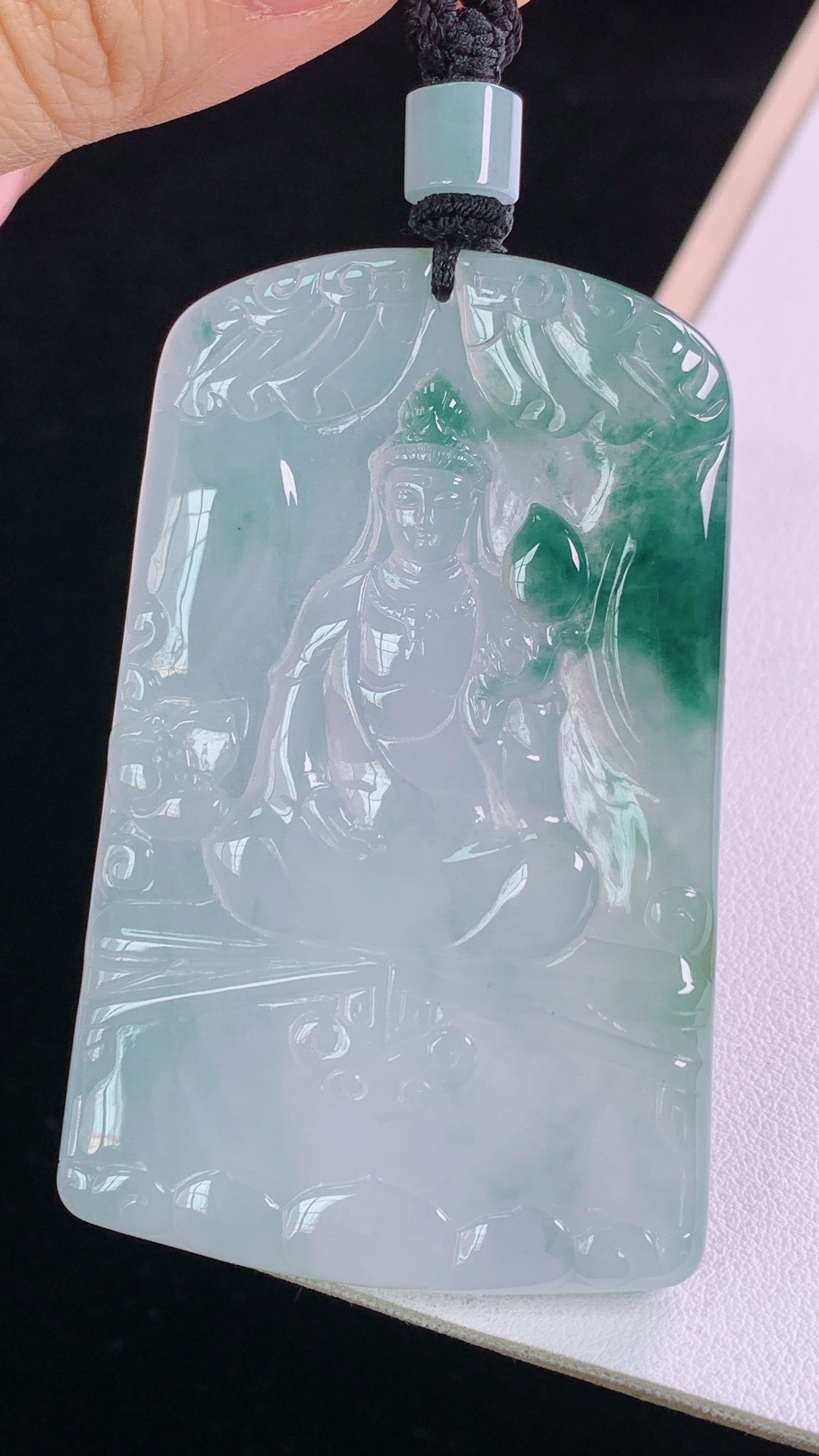 冰种飘花大势至观音，花色灵动，水润清爽，无裂，尺寸:66.1-42.3-5.3mm 3