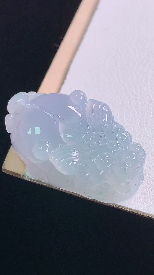 春彩貔貅，无裂，尺寸:36.1-20.6-12.7mm 3