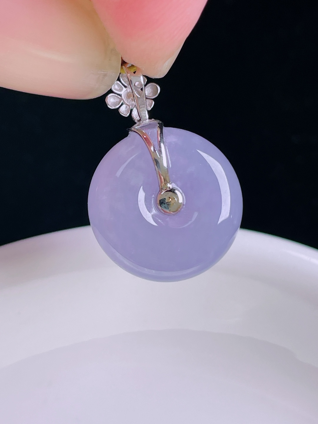 ️平安扣，18k镶嵌，老种起光，细底通透，尺寸：22裸石14.9/6.3mm1003