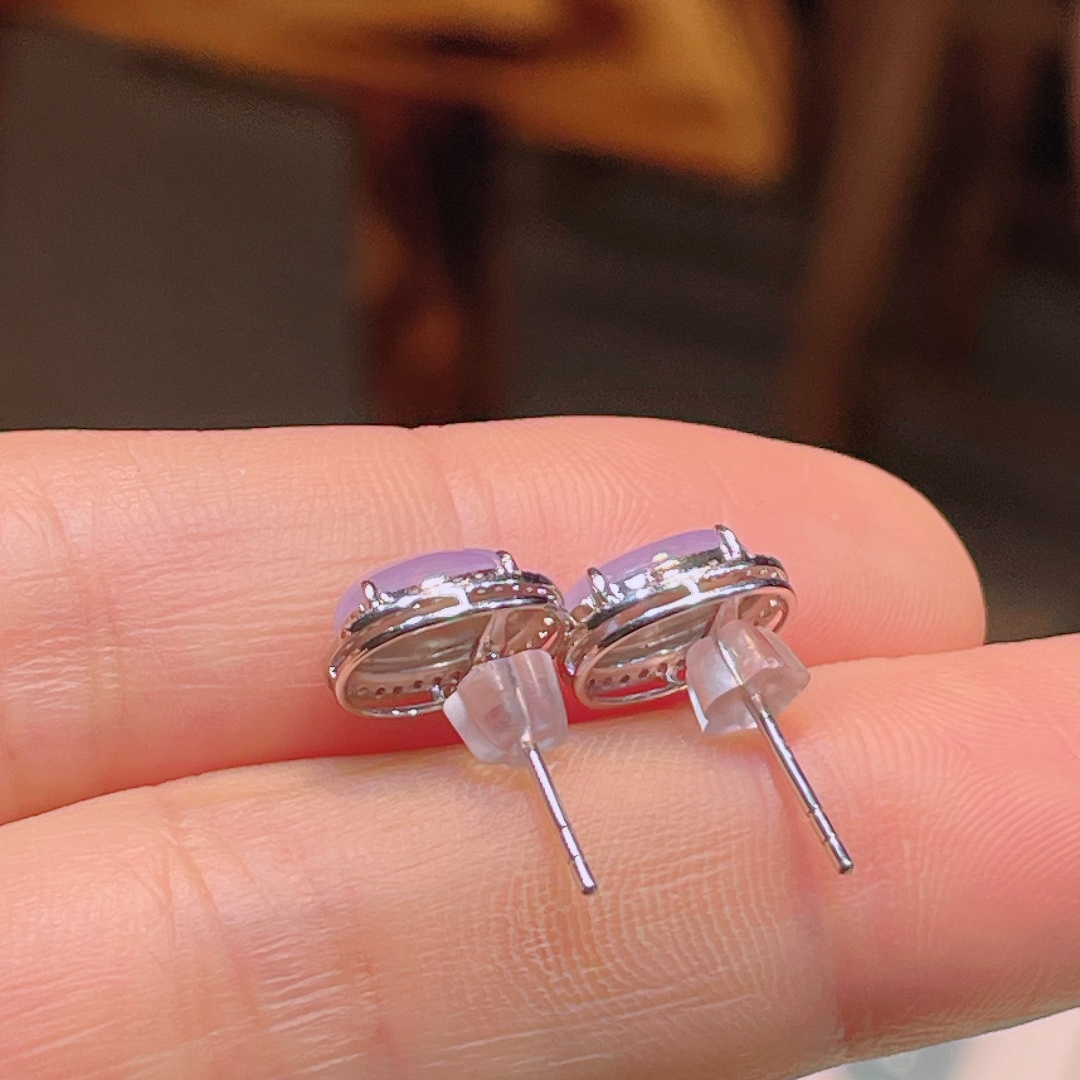 冰紫耳钉，18k镶嵌，老种起光，细底通透，尺寸：裸石8.5/5.5/3.2mm1003