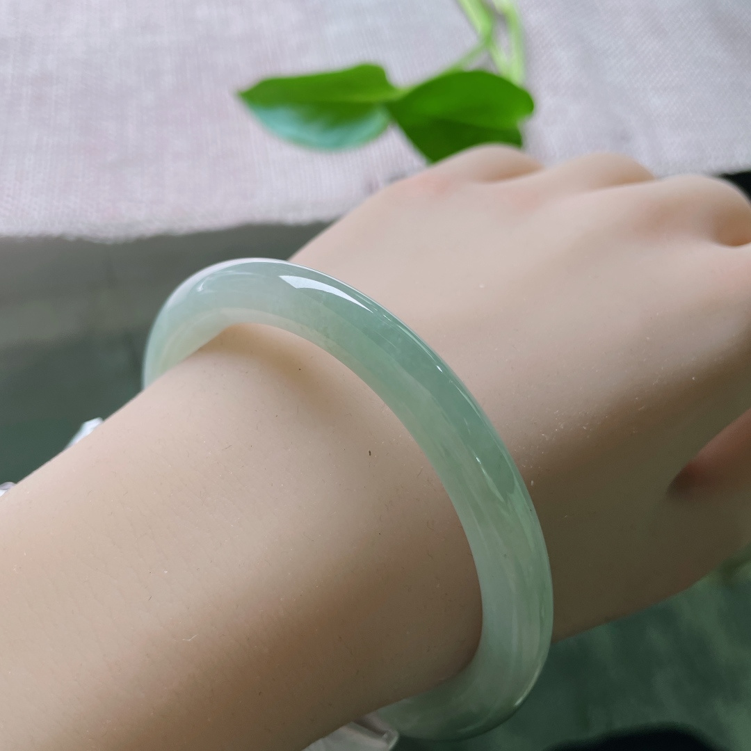 58.3/8.1，淡绿底美人条，水润，种老，温润儒雅随和，一点小细纹，ss57685a