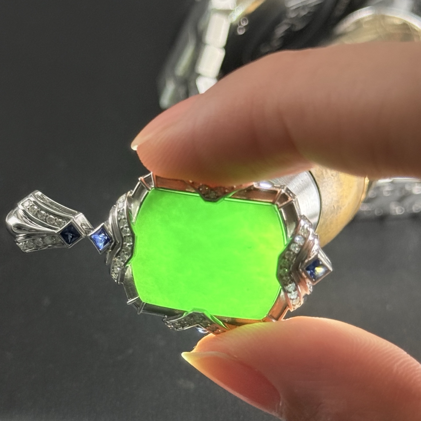 ️ 精品豪镶马鞍墨翠吊坠 种好色正 黑度极好 打灯通透 油性十足，41.1-21-1.2