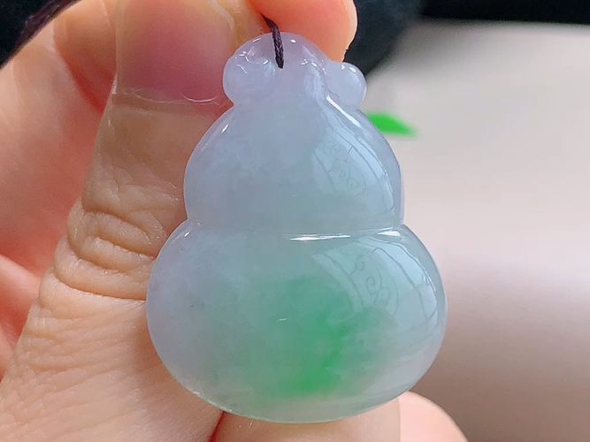 ️ 葫芦， 无裂，尺寸31.7-24.4-5.0mm，包A附证书