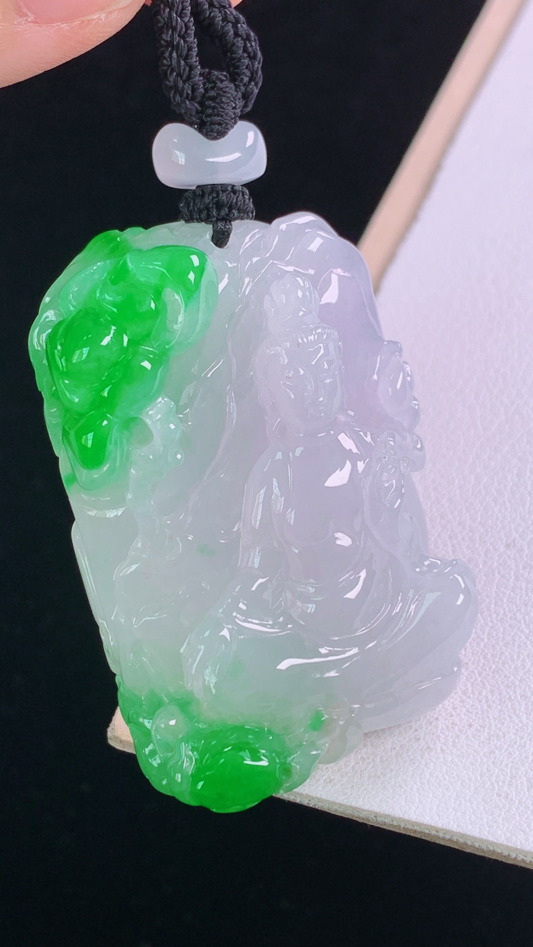 ️冰飘绿观音，色泽明艳，雕工精湛，无裂，尺寸:49.2-32.1-12.9mm 3