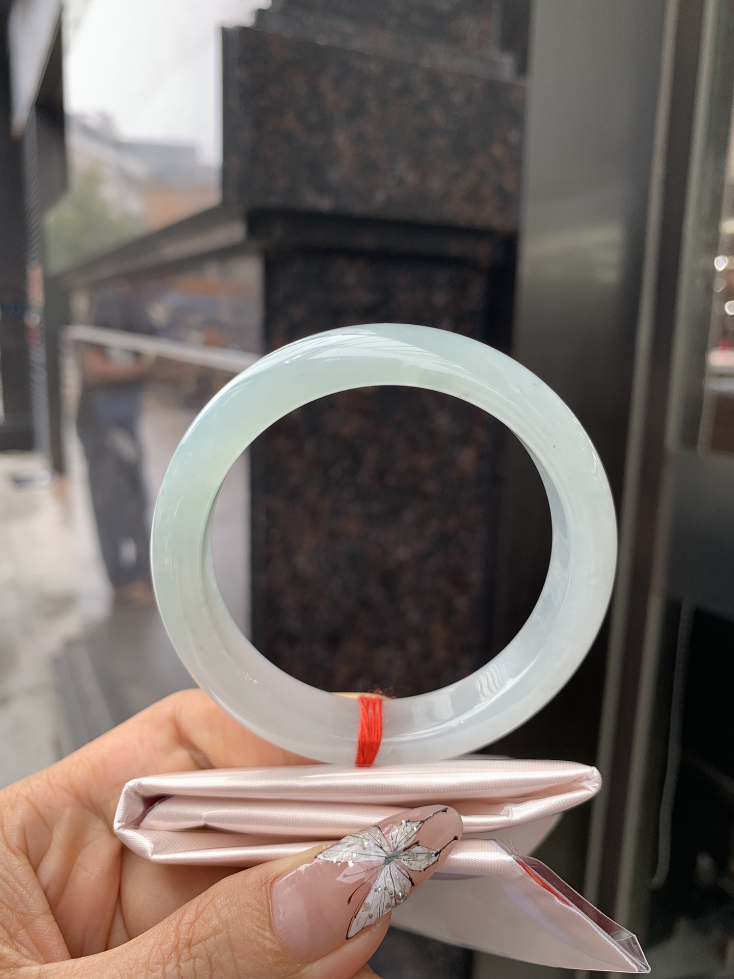 冰晴正圈 57.6-8.3-13 0330-2A83 打灯细纹棉絮，不影响，底妆水润细腻，满圈渐变