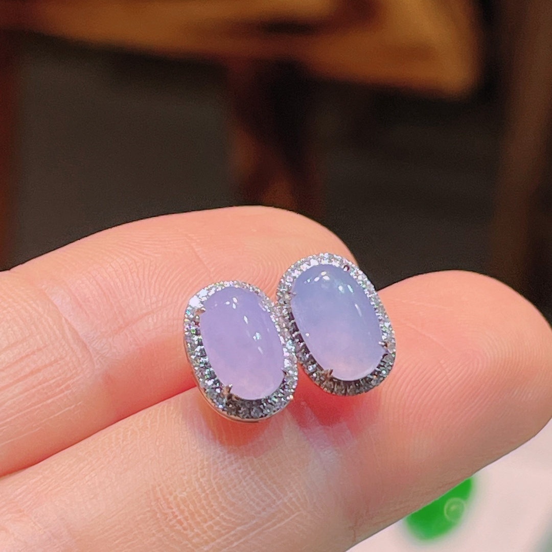 冰紫耳钉，18k镶嵌，老种起光，细底通透，尺寸：裸石8.5/5.5/3.2mm1003