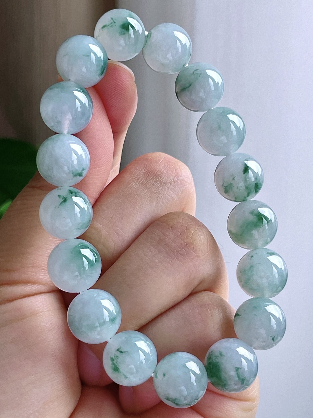 【珠子】冰种飘花手链圆珠珠子手链 【说明】缅甸 性比高 【尺寸】12mm 【重量】53.6克