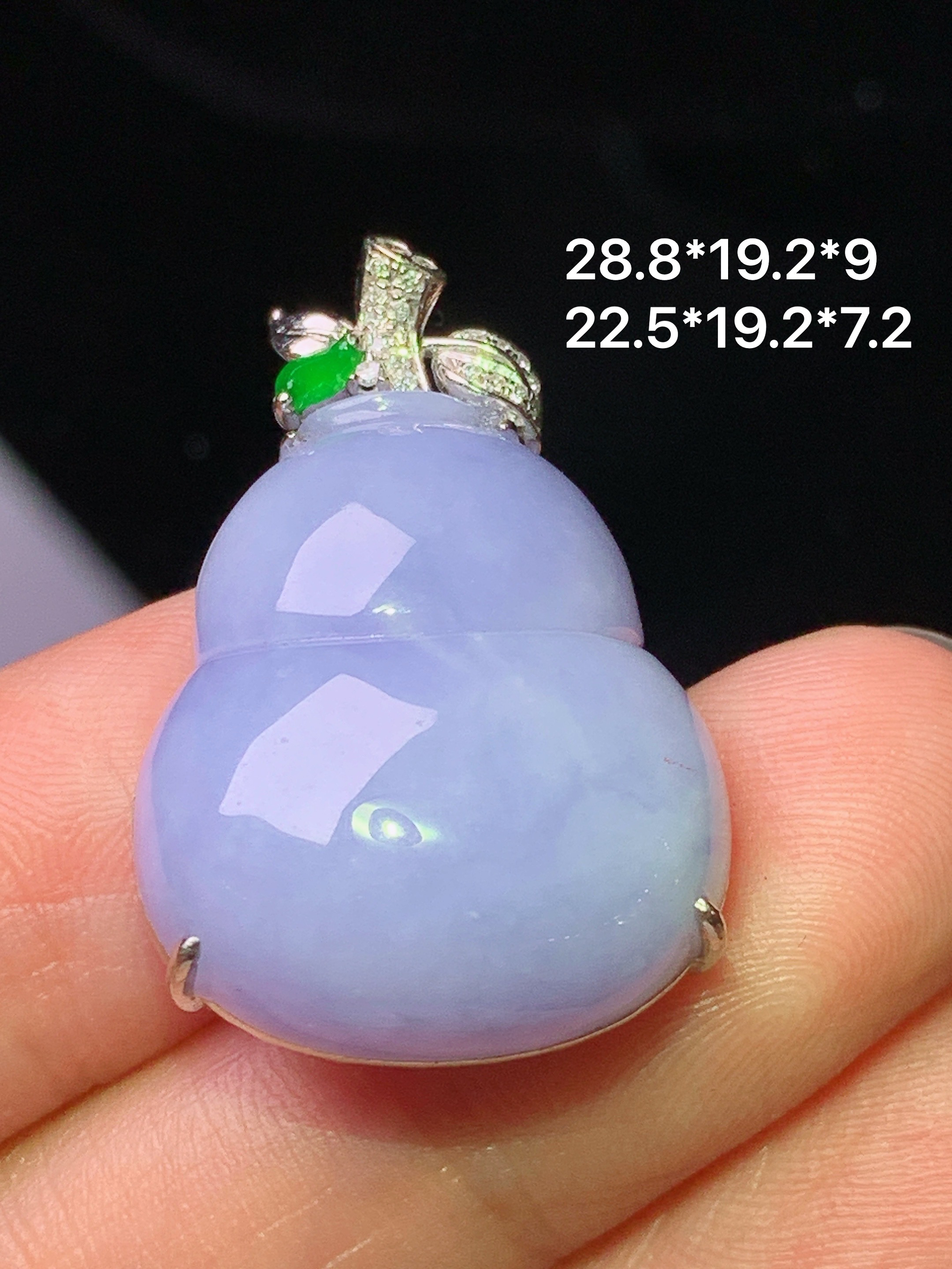 18k金钻镶嵌紫罗兰葫芦吊坠 玉质细腻 色泽艳丽清新 水润亮眼 整体尺寸28.8*19.2*9 b1