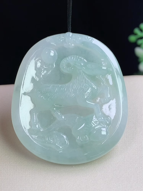 生肖羊牌，无裂，尺寸48.8-35.3-5.7mm，S05xma