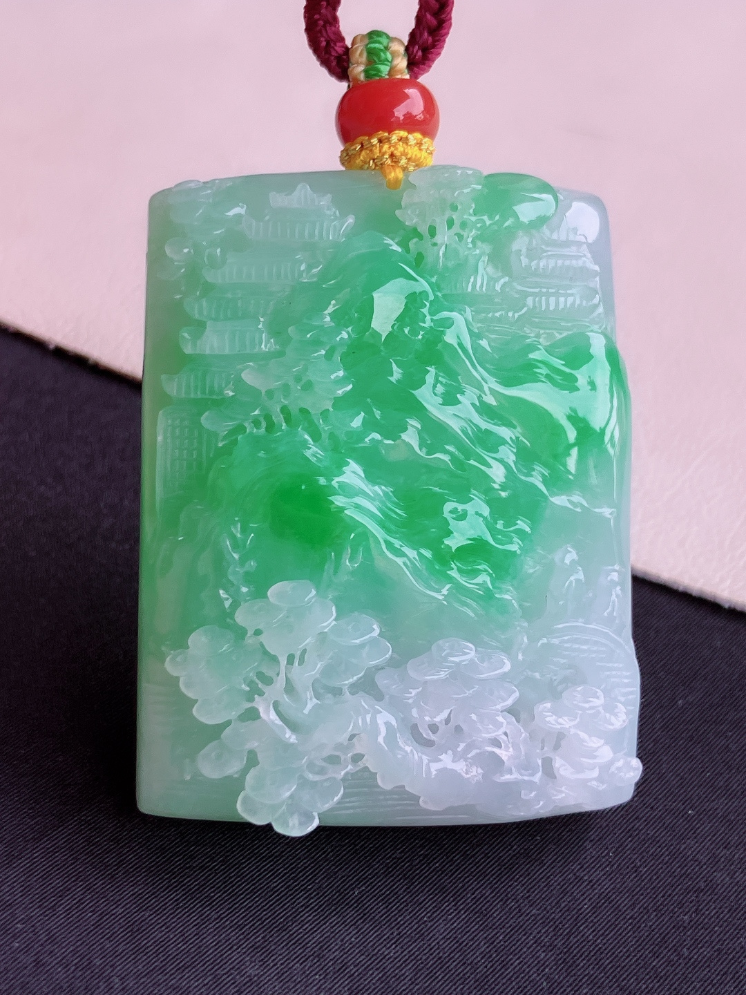 ️翠绿山水牌，意境美。尺寸46/34/10.5/自然光实拍
