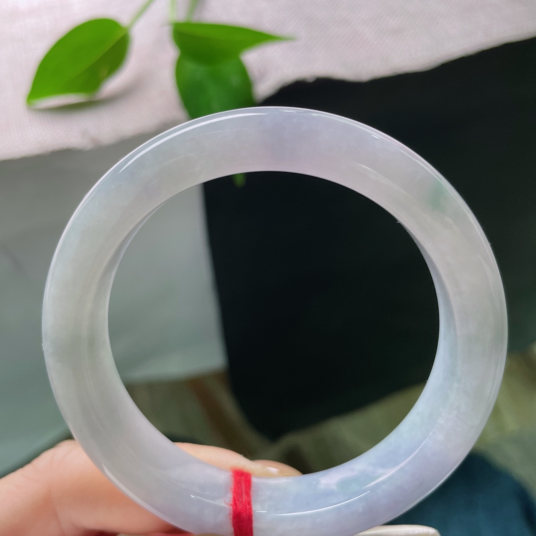 56.6/12.1/9.1，正圈，种老，似暮霭中的丁香花海，又像夜空中闪烁的紫微星芒，无裂。ss57423a