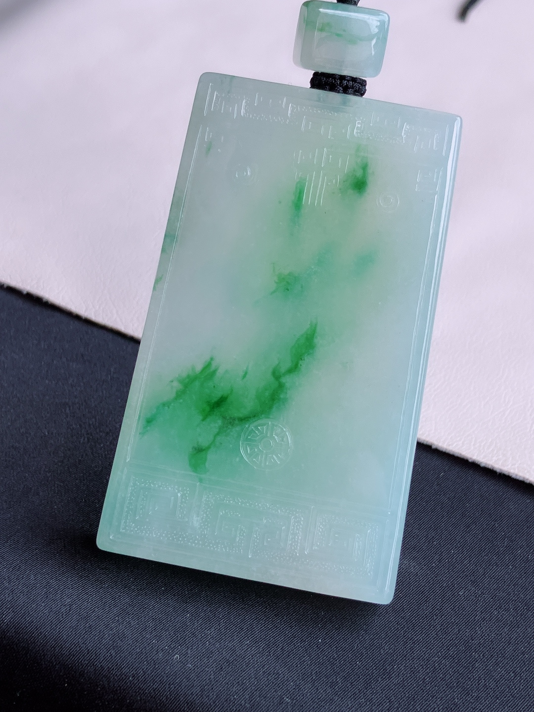 ️，翠绿大平安牌，意境美，尺寸65.3/39/7.6/自然光实拍