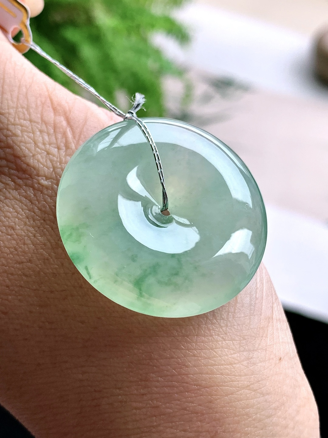 【裸石】️冰种飘绿花平安扣吊坠 【说明】缅甸 性比高 飘花 厚装 【尺寸】31.2-7 【重量】14克