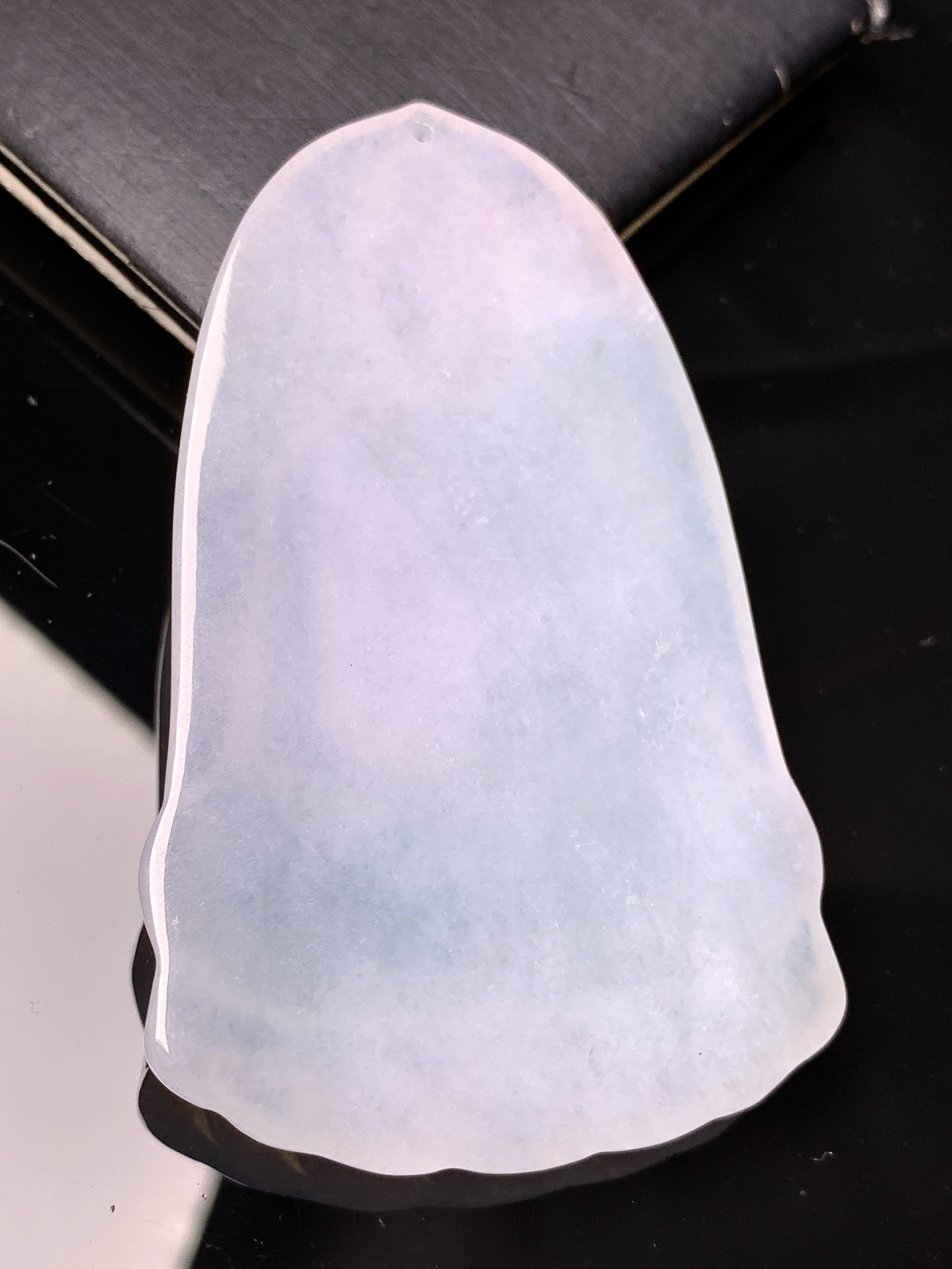 冰种观音菩萨吊坠 玉质细腻 色泽艳丽清新 水润亮眼 整体尺寸64.6*40*5.7 d1