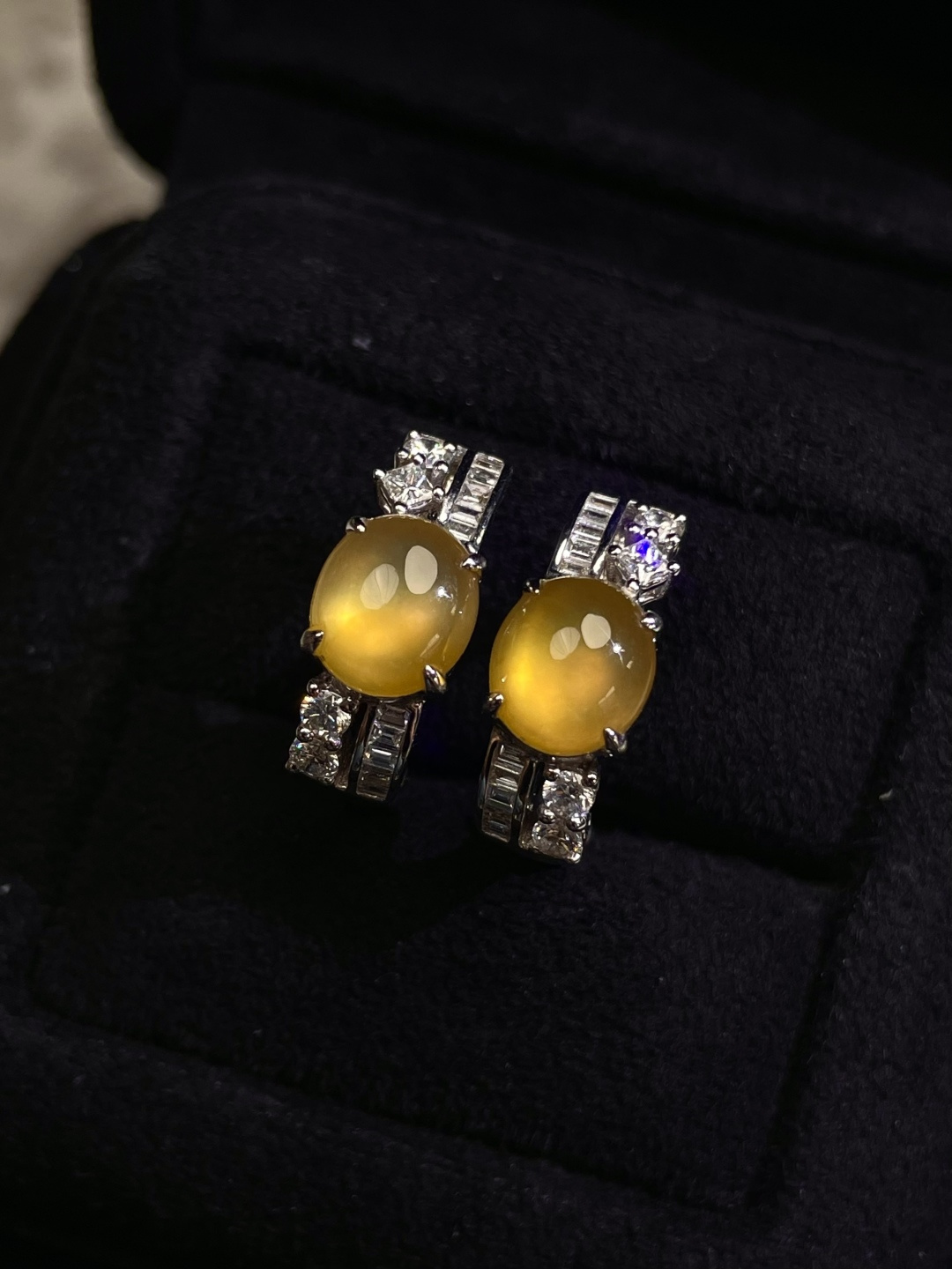 ️玻璃底蜜蜡黄蛋面耳扣 裸石：8.5*7*3.5mm 整体：17*7*5.5mm