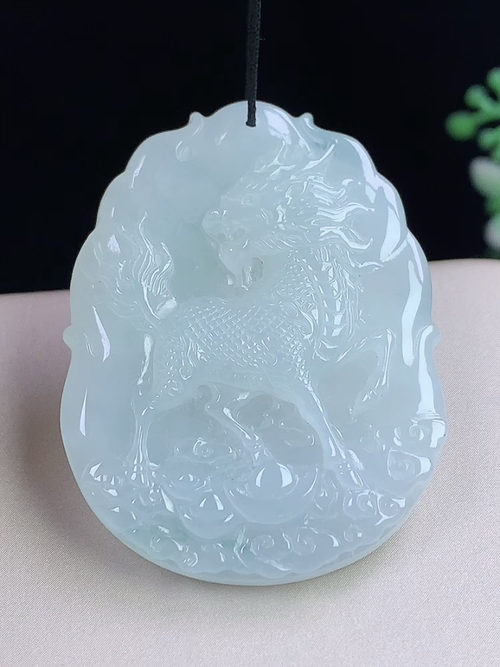 冰种麒麟牌，无裂，尺寸42.5-32.3-4.9mm，S05xma