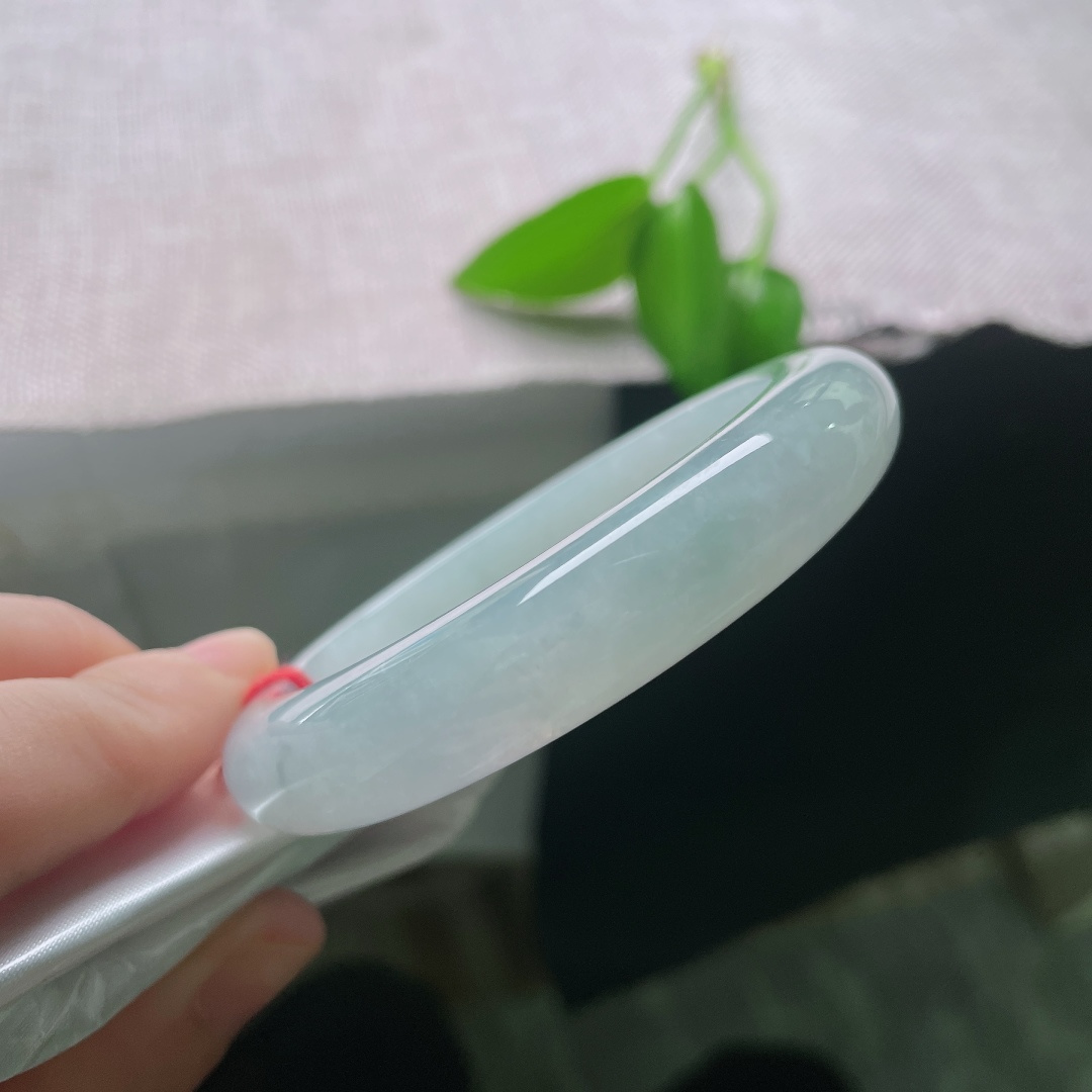 54.8/12/8.7冰底正圈，冰润细腻，种老水足，婉间的温柔，贵气，无裂，ss59555a