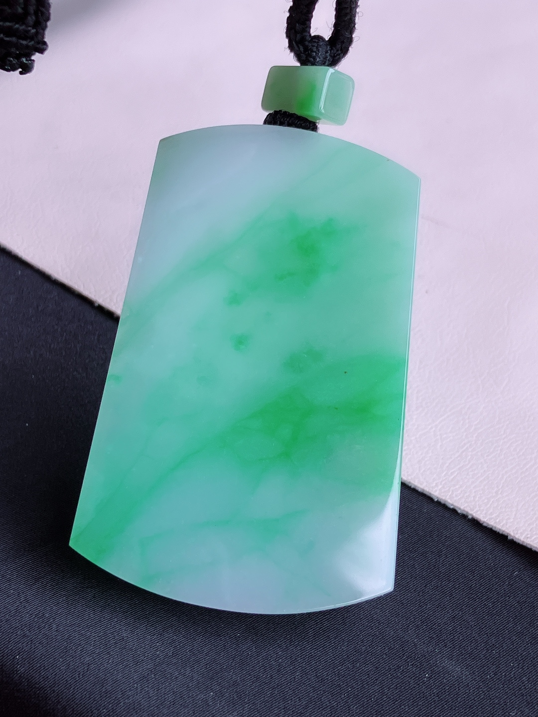 ️，翠绿大平安牌，简约时尚，尺寸63/40.8/6/自然光实拍