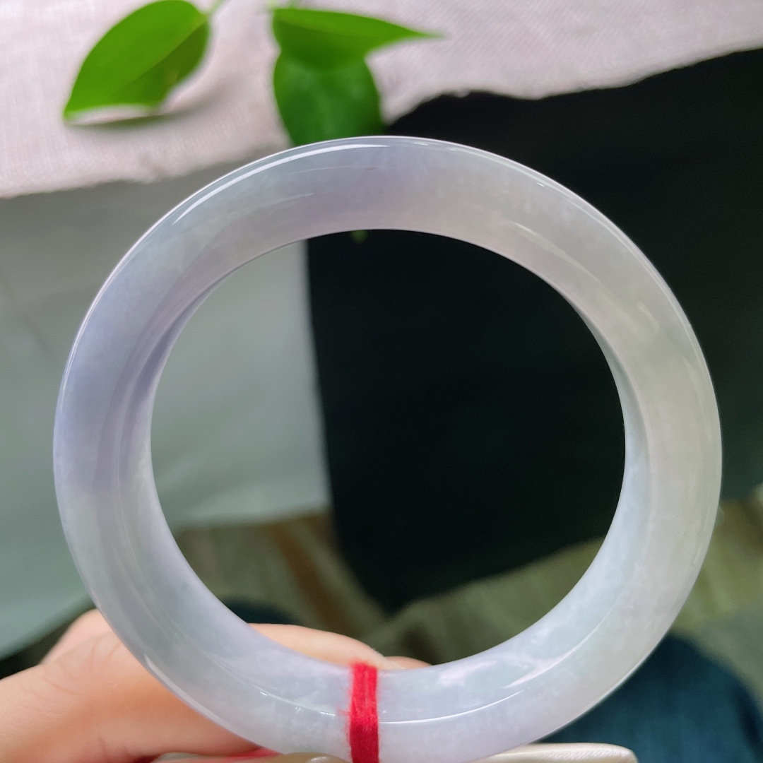 56.6/12.1/9.1，正圈，种老，似暮霭中的丁香花海，又像夜空中闪烁的紫微星芒，无裂。ss57423a