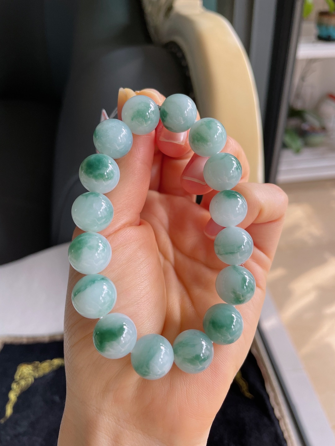 缅甸天然翡翠A货，冰飘花手链，尺寸：12.6mm。【编3842】