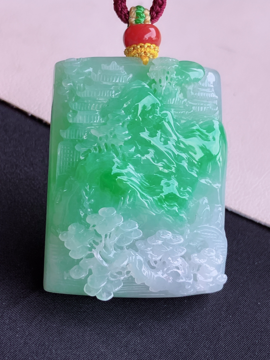 ️翠绿山水牌，意境美。尺寸46/34/10.5/自然光实拍