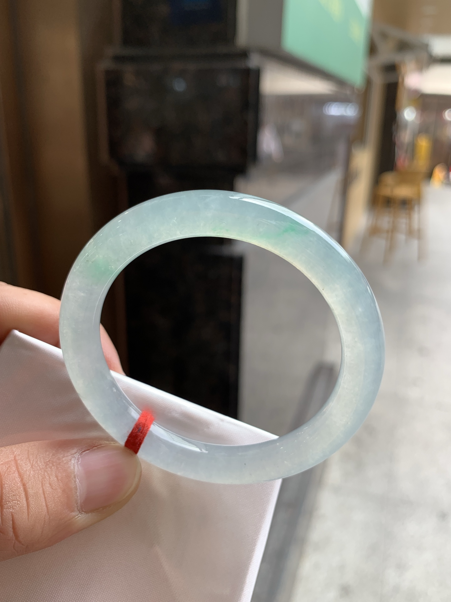 冰飘绿圆条 51.-8.4-8.3 1005-HN979-1 冰底飘点乌鸡点，打灯有细纹