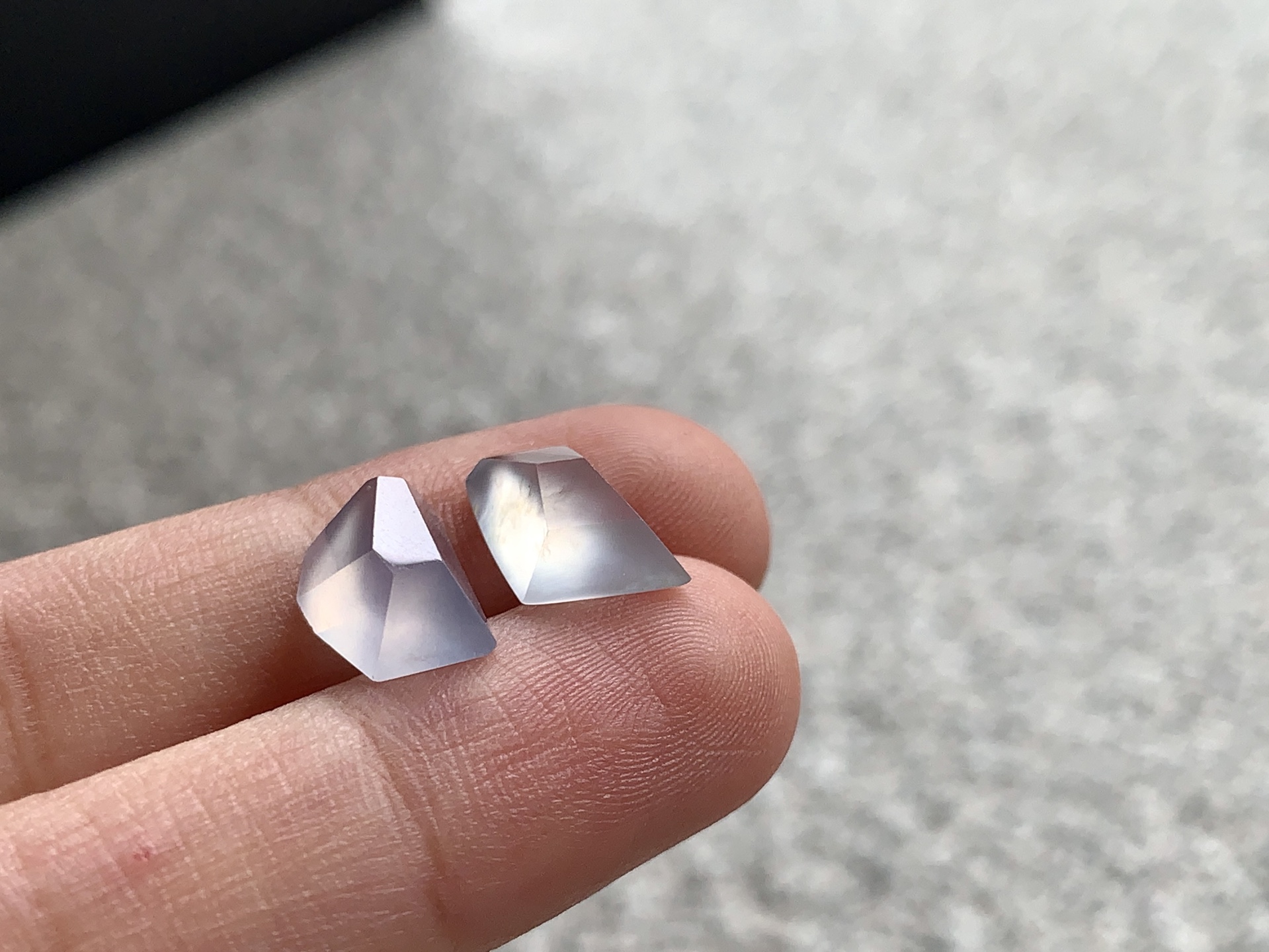 ️ 【冰钻面翡翠耳钉一对 尺寸：9.4×7×5.3/8.4×7×4.6